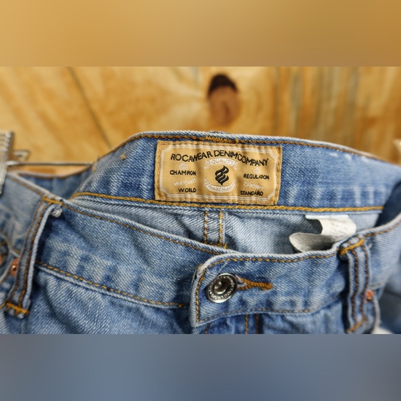 Rocawear Light Wash Relaxed Fit Vintage Jeans Men's Size 36x34 - Picture 6 of 7